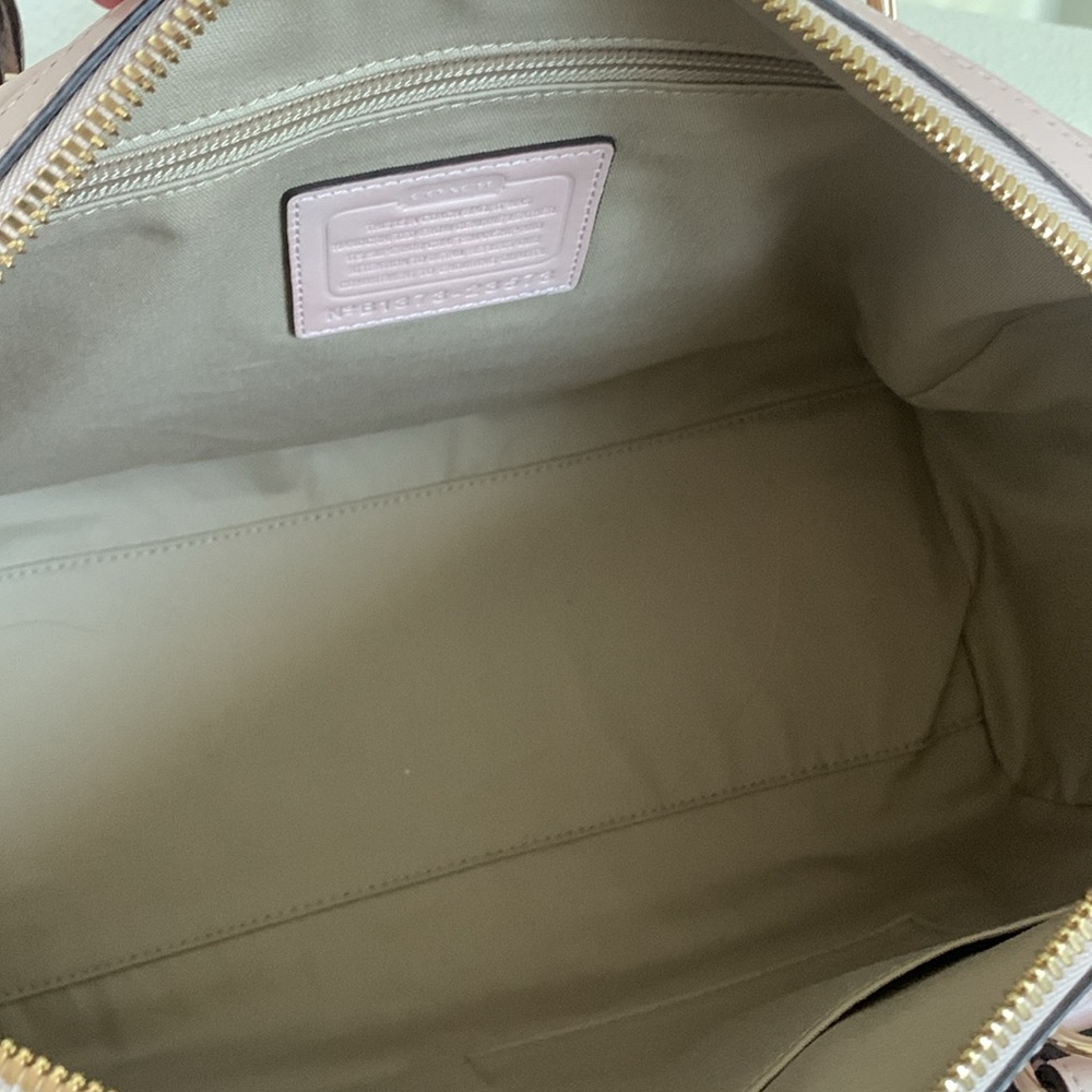 COACH Ballet Pink Leather Barrel Bag
Excellent Condition, barely used. - Picture 10 of 14
